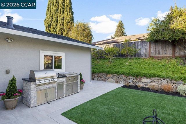 1832 JOSEPH DRIVE, Moraga, CA 94556