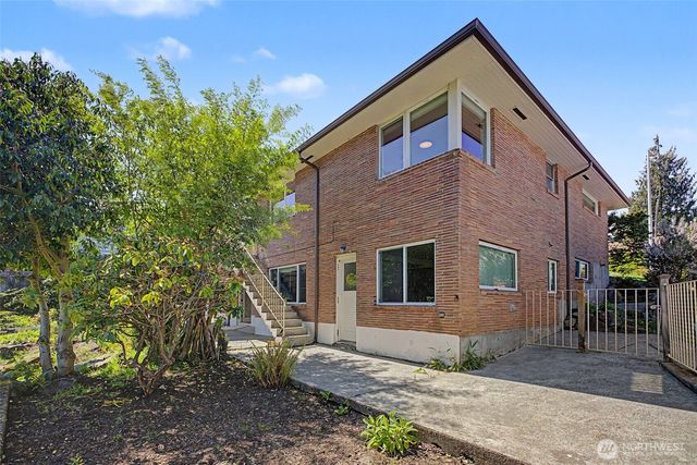 10720 11 Avenue NW, Seattle, WA 98177