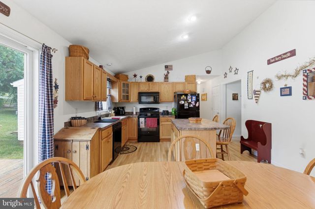 488 HARRISON AVE, Berkeley Springs, WV 25411