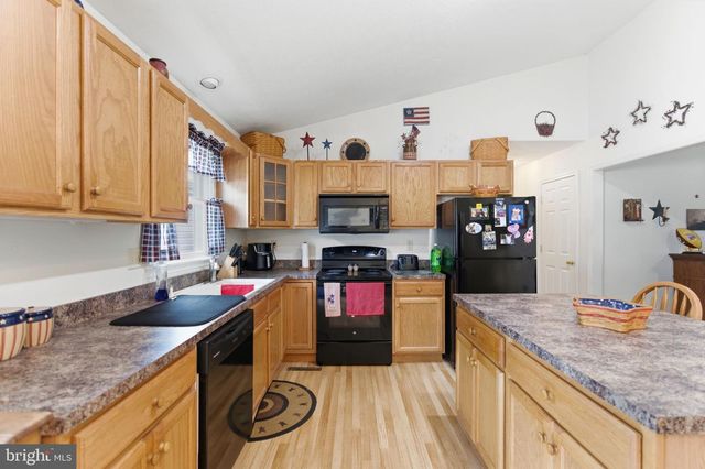 488 HARRISON AVE, Berkeley Springs, WV 25411