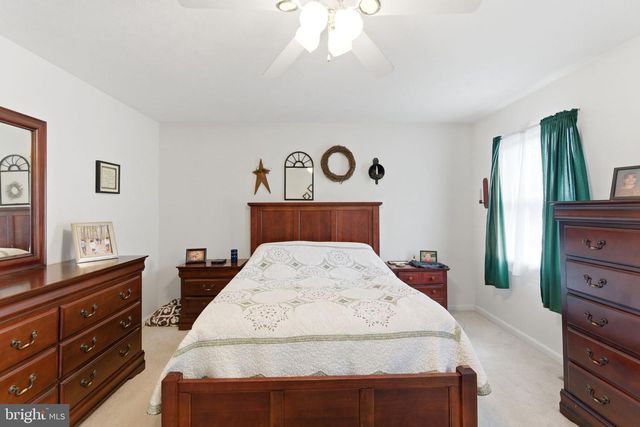 488 HARRISON AVE, Berkeley Springs, WV 25411
