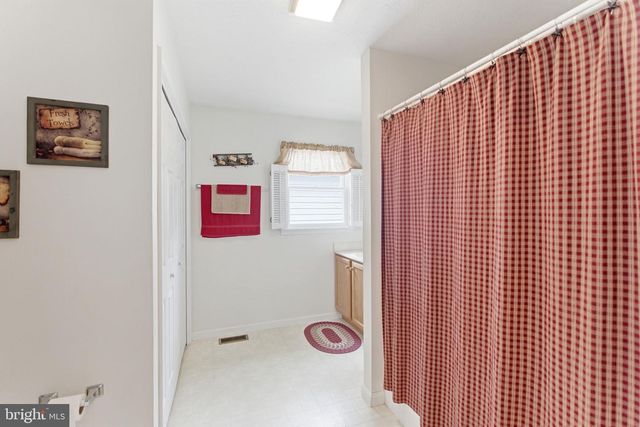 488 HARRISON AVE, Berkeley Springs, WV 25411