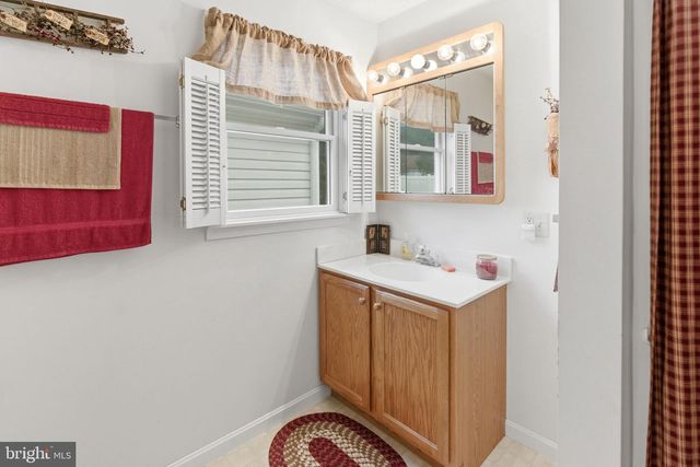 488 HARRISON AVE, Berkeley Springs, WV 25411