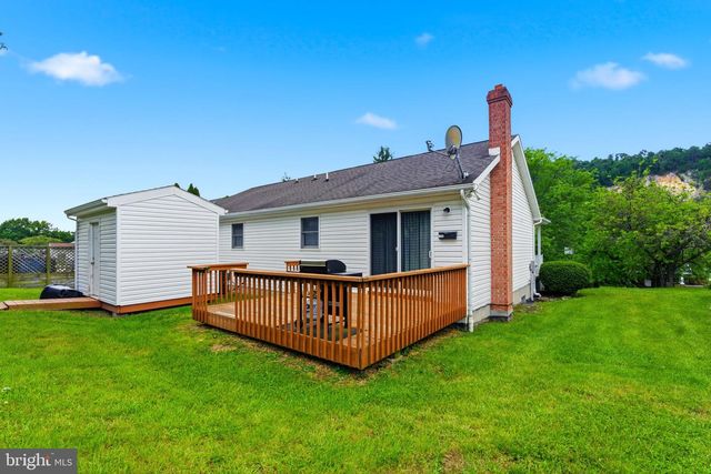 488 HARRISON AVE, Berkeley Springs, WV 25411