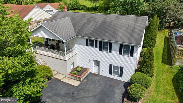488 HARRISON AVE, Berkeley Springs, WV 25411