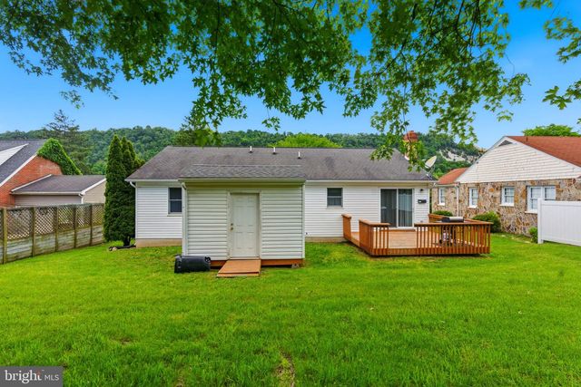 488 HARRISON AVE, Berkeley Springs, WV 25411