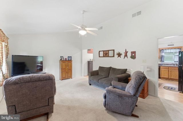 488 HARRISON AVE, Berkeley Springs, WV 25411