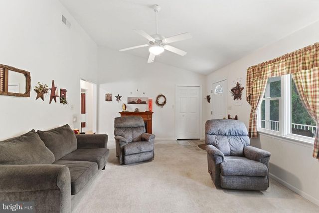 488 HARRISON AVE, Berkeley Springs, WV 25411