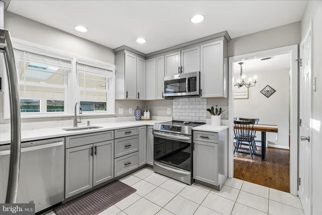 7903 CLOVER HILL DR, Frederick, MD 21702