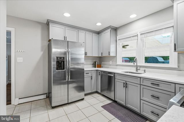 7903 CLOVER HILL DR, Frederick, MD 21702