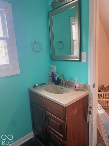 413 N East Street, Greenfield, IN 46140