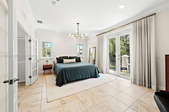 3200 Percival Ave, Miami, FL 33133