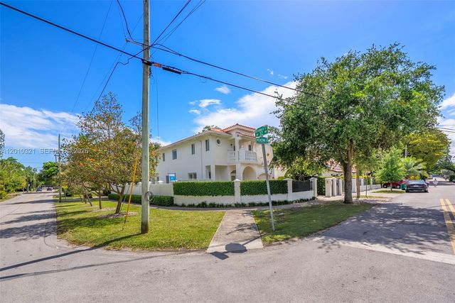 3200 Percival Ave, Miami, FL 33133