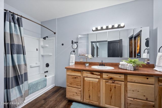 9654 E Highway 54, Athol, ID 83801