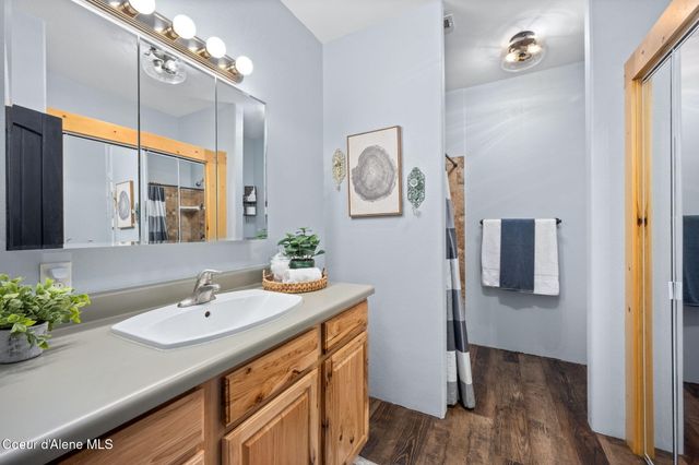 9654 E Highway 54, Athol, ID 83801