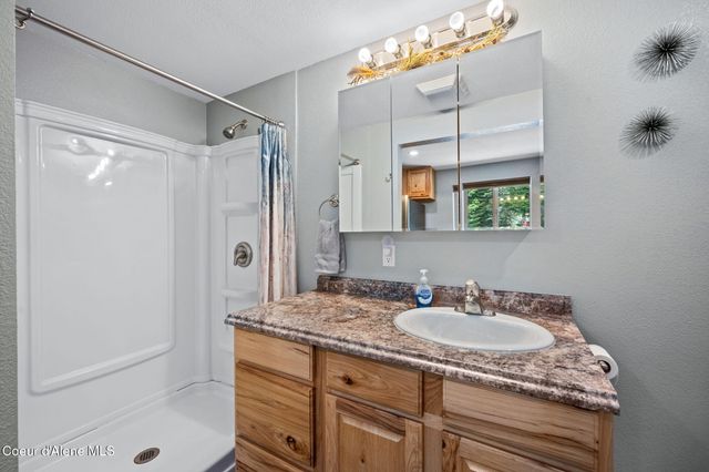 9654 E Highway 54, Athol, ID 83801