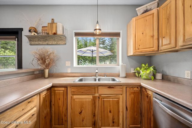 9654 E Highway 54, Athol, ID 83801