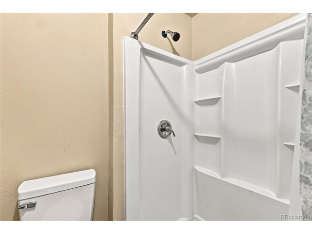 147 Paris Cir, Aurora, CO 80011