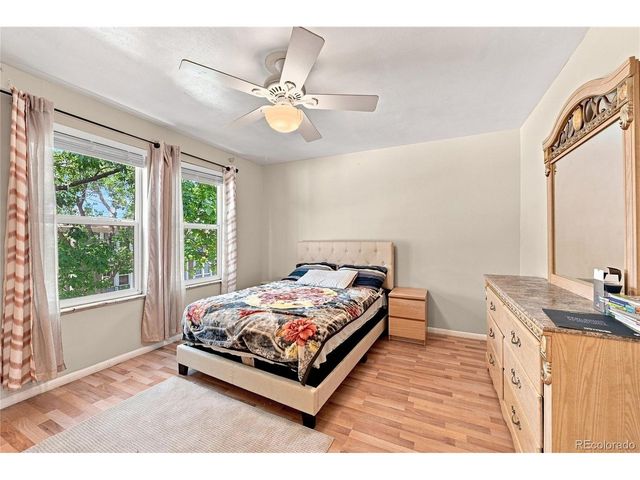 147 Paris Cir, Aurora, CO 80011
