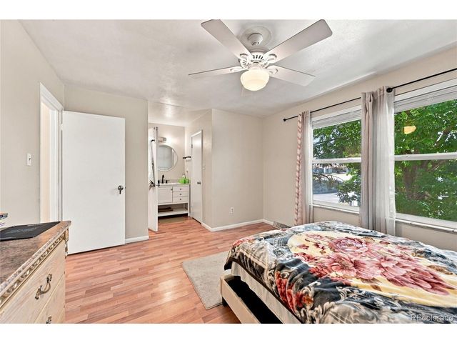 147 Paris Cir, Aurora, CO 80011
