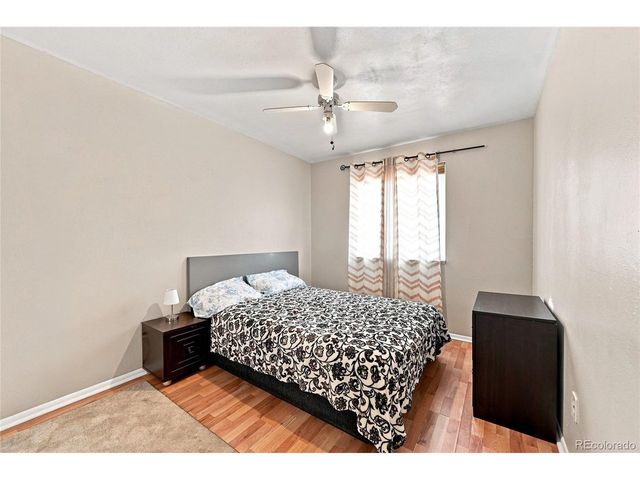 147 Paris Cir, Aurora, CO 80011