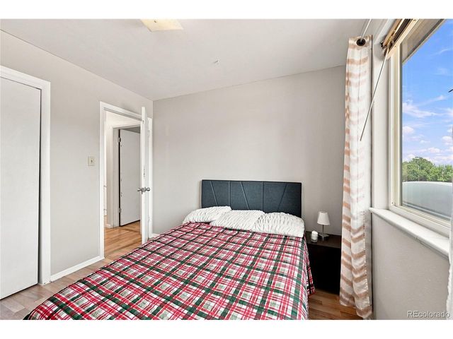 147 Paris Cir, Aurora, CO 80011