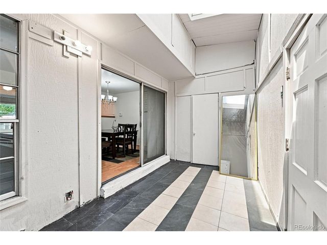 147 Paris Cir, Aurora, CO 80011
