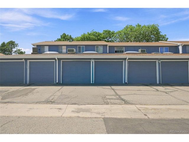 147 Paris Cir, Aurora, CO 80011