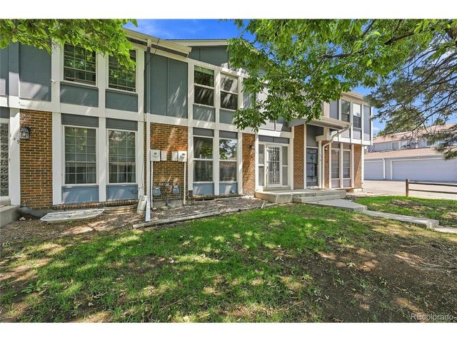 147 Paris Cir, Aurora, CO 80011