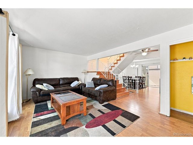 147 Paris Cir, Aurora, CO 80011