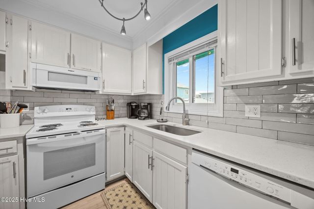 418 N Carolina Beach Avenue N Unit 2c, Carolina Beach, NC 28428