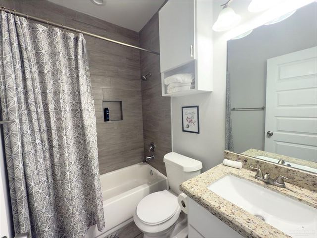 1303 W Heritage Drive 4, Pharr, TX 78577