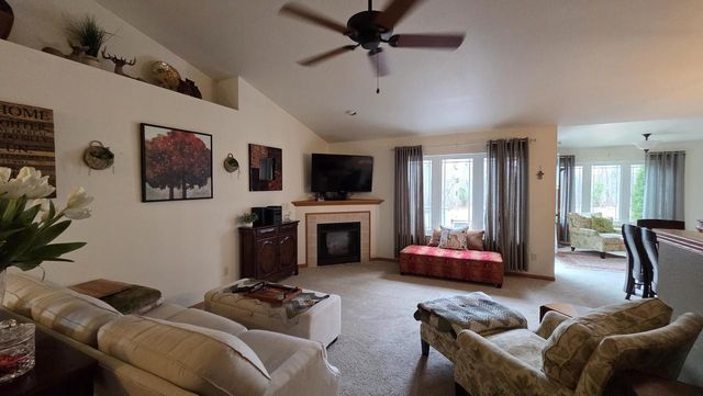 104 Queens WAY, Fond Du Lac, WI 54935
