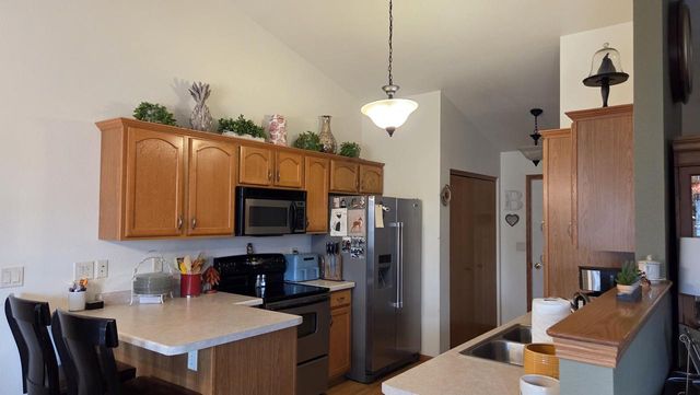104 Queens WAY, Fond Du Lac, WI 54935