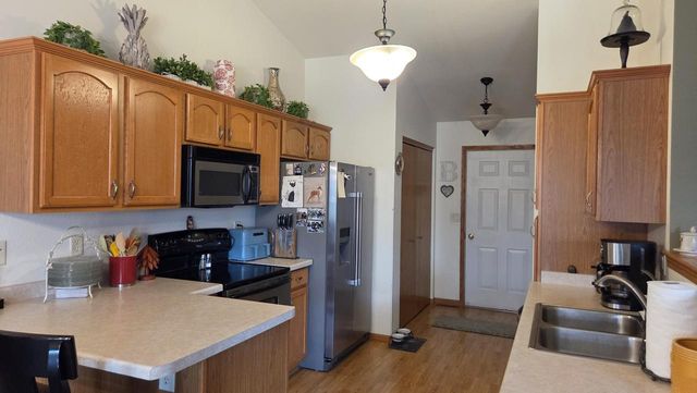 104 Queens WAY, Fond Du Lac, WI 54935