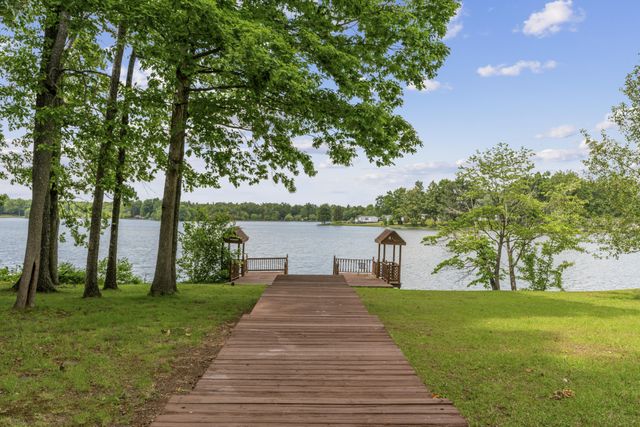 46 Lakeshore Dr, Beechgrove, TN 37018