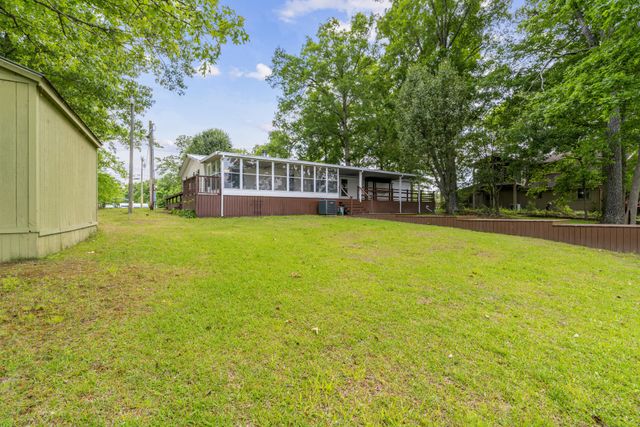46 Lakeshore Dr, Beechgrove, TN 37018