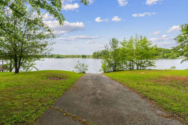 46 Lakeshore Dr, Beechgrove, TN 37018