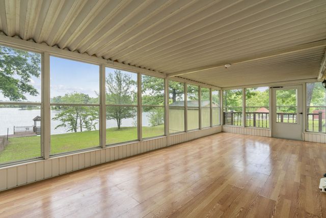 46 Lakeshore Dr, Beechgrove, TN 37018