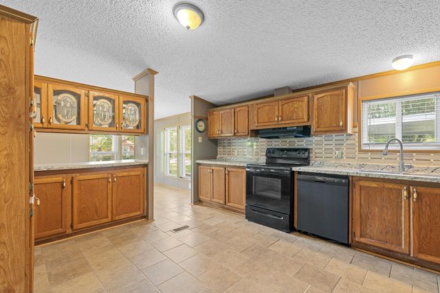46 Lakeshore Dr, Beechgrove, TN 37018