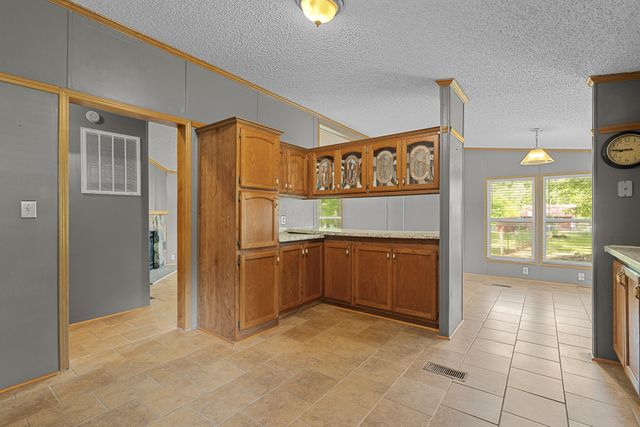 46 Lakeshore Dr, Beechgrove, TN 37018
