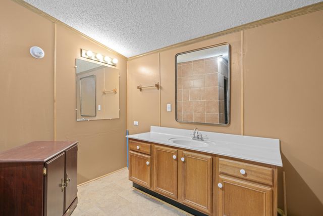 46 Lakeshore Dr, Beechgrove, TN 37018