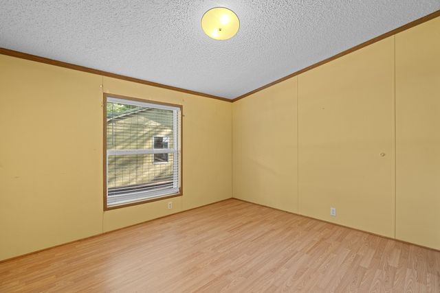 46 Lakeshore Dr, Beechgrove, TN 37018