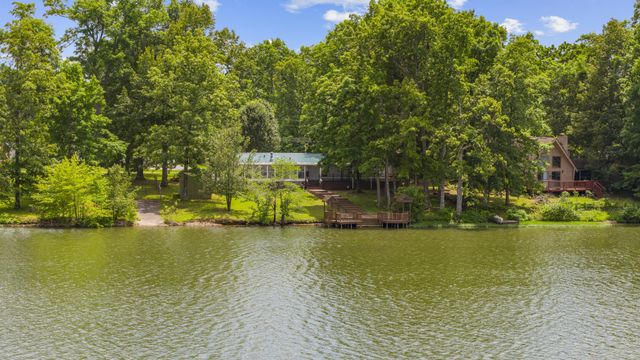 46 Lakeshore Dr, Beechgrove, TN 37018