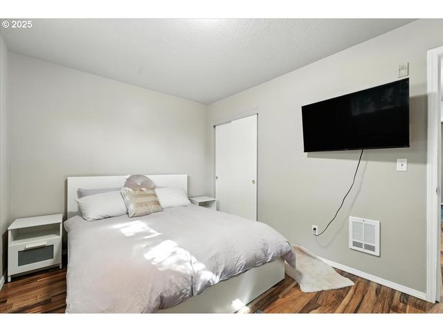 3317 Se 122ND Ave 1, Portland, OR 97236