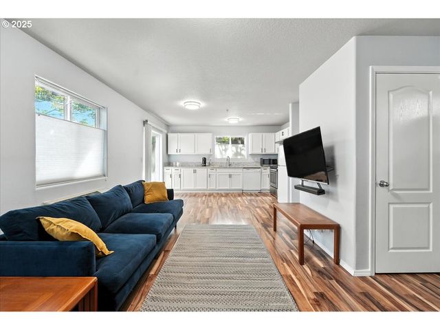 3317 Se 122ND Ave 1, Portland, OR 97236