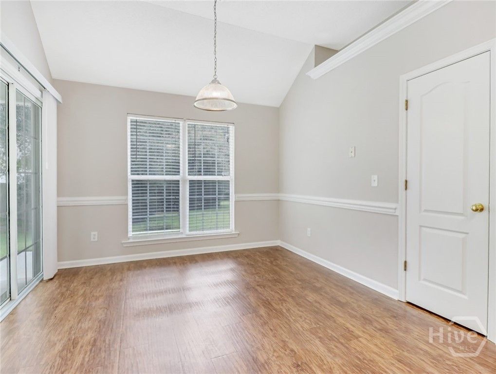 Image 13 of property listing at 127 Williams Avenue, Richmond Hill, GA 31324