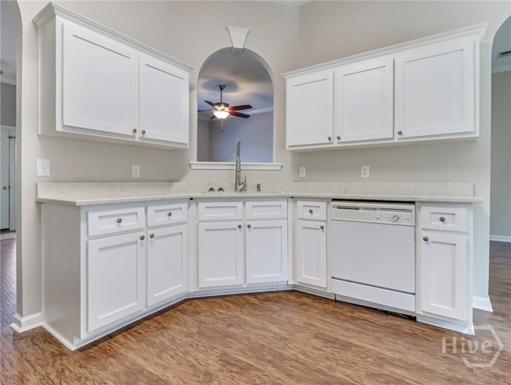 Image 18 of property listing at 127 Williams Avenue, Richmond Hill, GA 31324