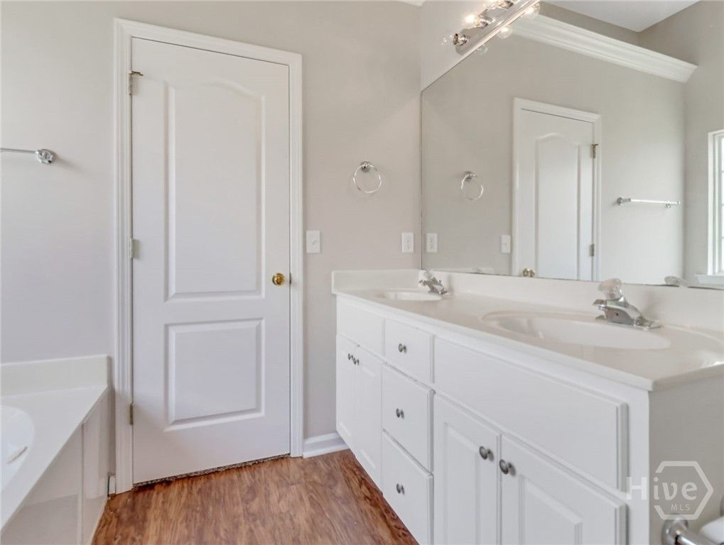 Image 33 of property listing at 127 Williams Avenue, Richmond Hill, GA 31324