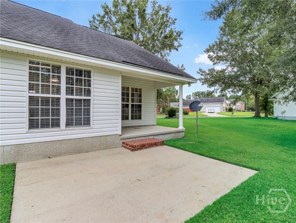 Image 41 of property listing at 127 Williams Avenue, Richmond Hill, GA 31324